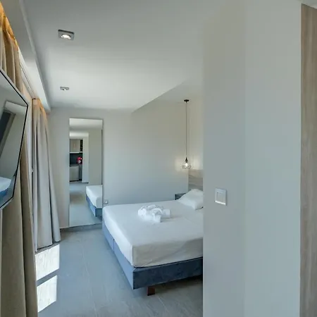 Sky-high Penthouse W. Stunning Views - 02