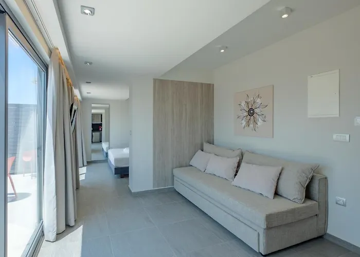 Sky-high Penthouse W. Stunning Views - 02 Apartament Chania (Crete)