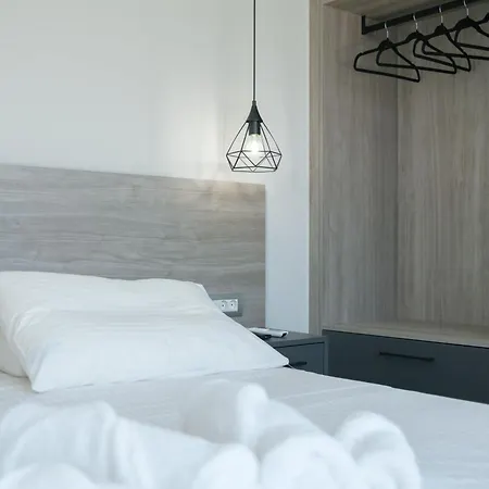 Sky-high Penthouse W. Stunning Views - 02 하니아